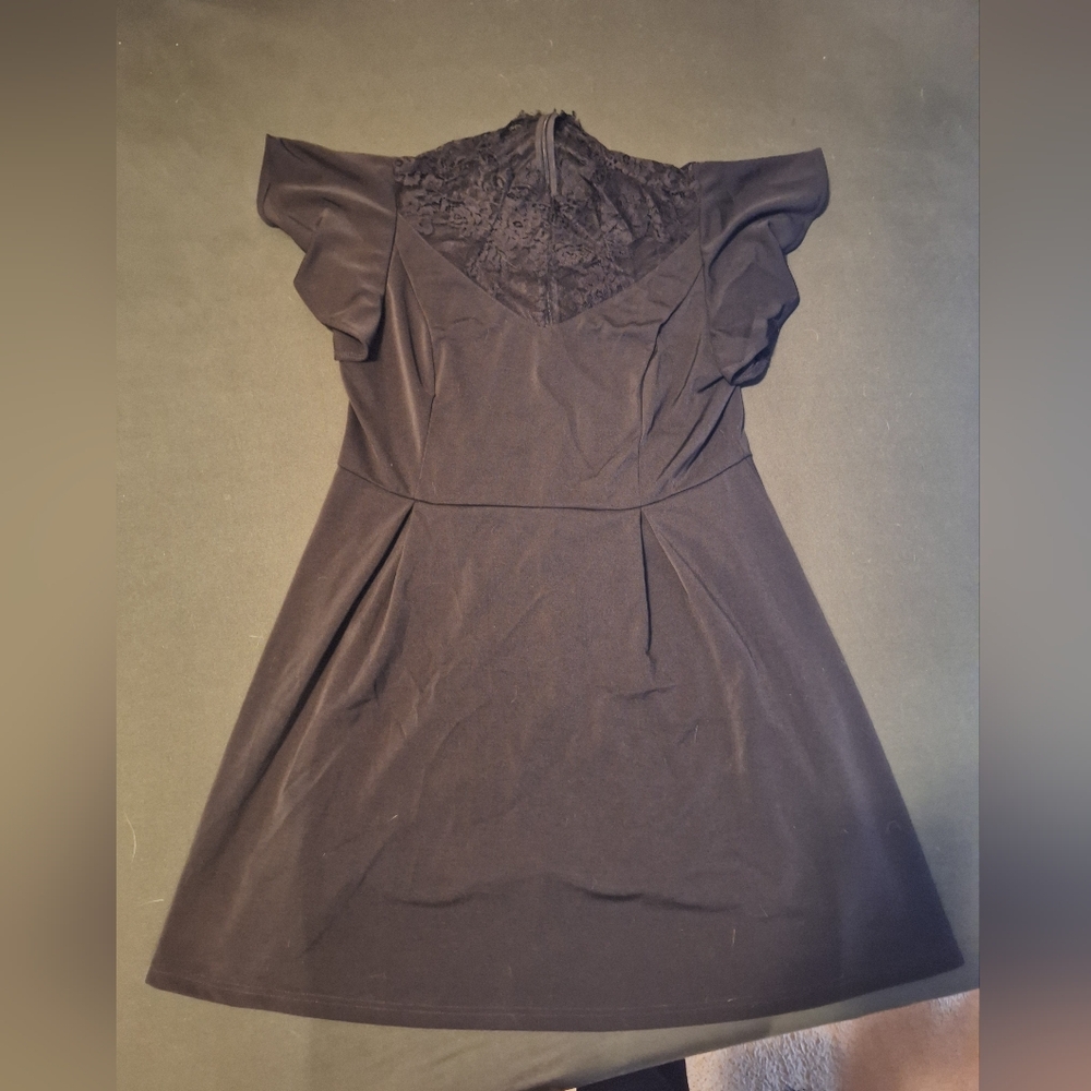 Chic Black Lace Dress